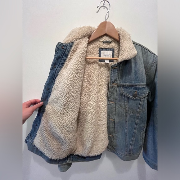 Old navy shearling lined Denim jacket - Picture 3 of 4